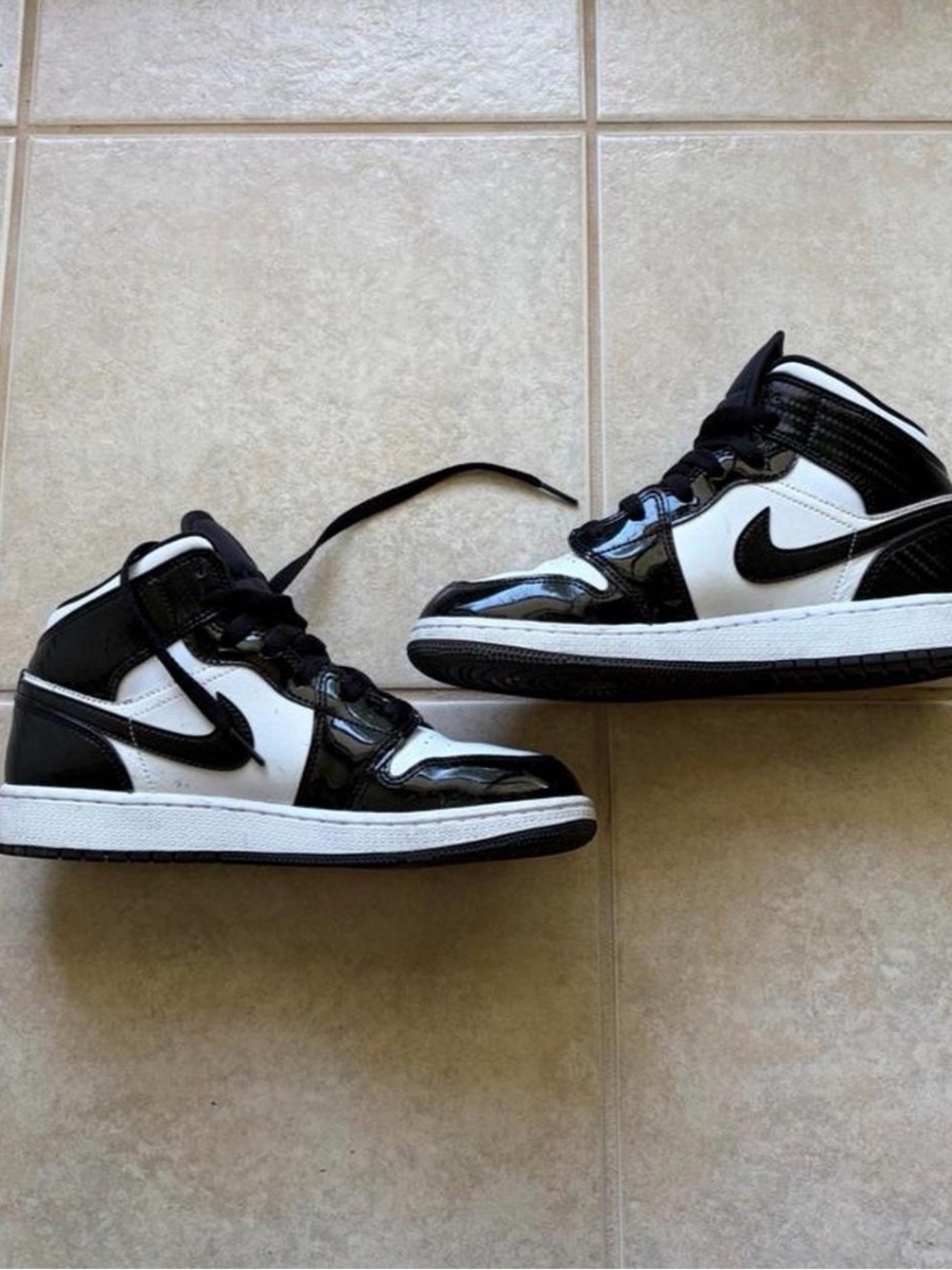 Jordan 1 Mid Carbon Fiber 2021’s. Womens Size 8; Boys Size 6.5Y
